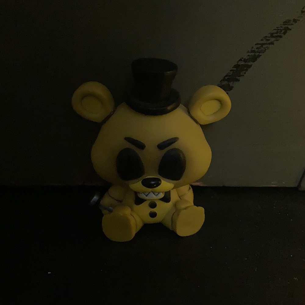 Five Nights At Freddys golden Freddy action figure